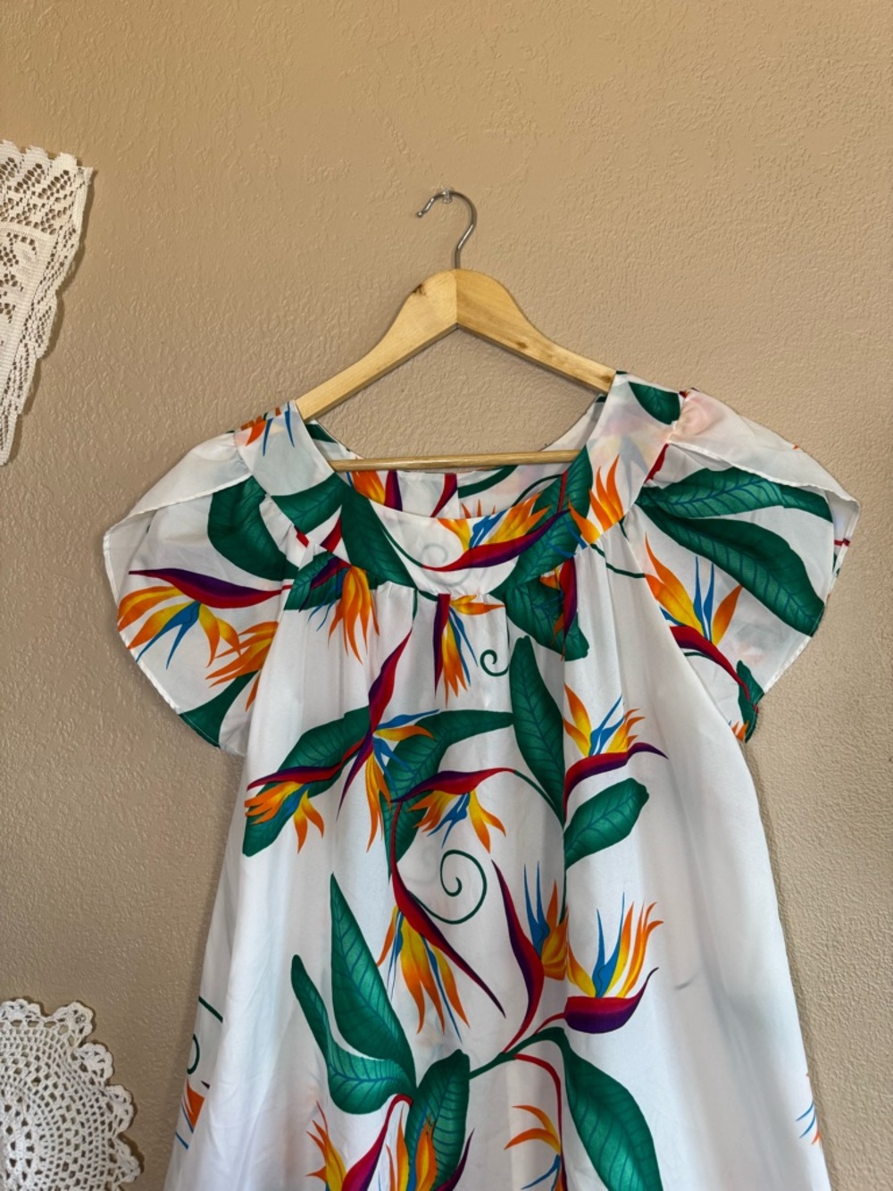 Hilo Hattie Vintage 70s/80s White Bird of Paradise Hawaiian Midi Dress| Size M - Picture 2 of 13